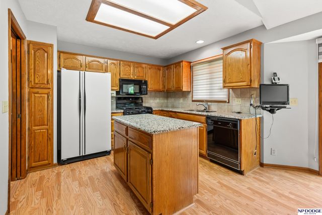 16576 Adams Street, Omaha, NE 68135