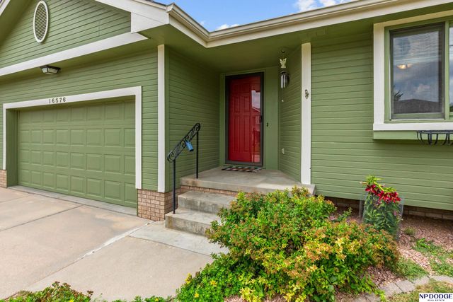 16576 Adams Street, Omaha, NE 68135