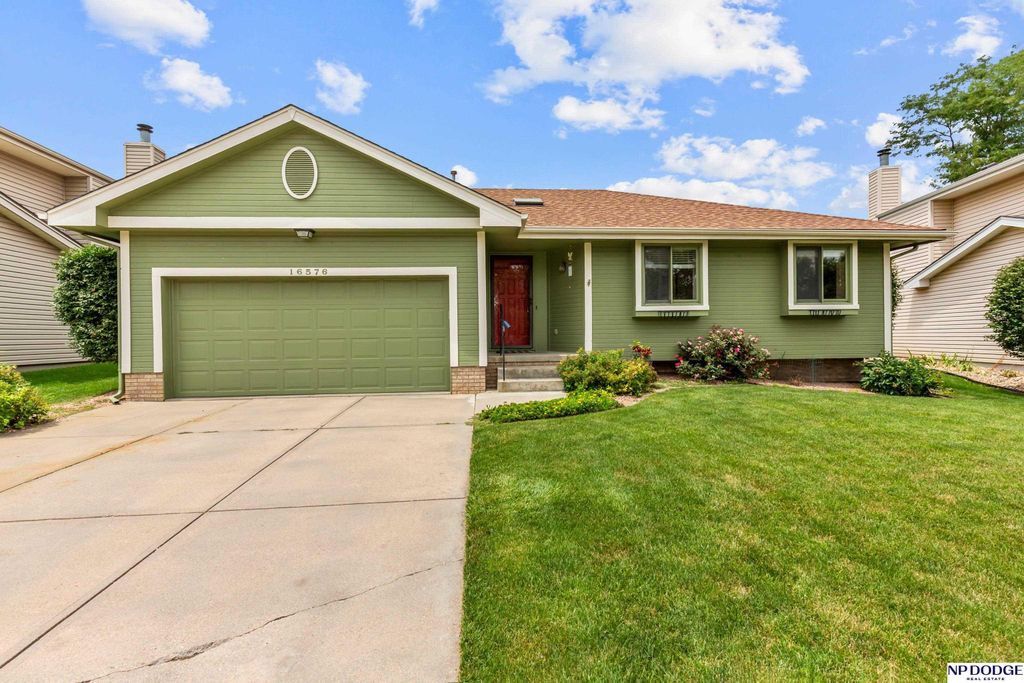 16576 Adams Street, Omaha, NE 68135