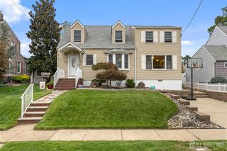 16 Vanderbuilt Place, Woodbridge Proper, NJ 07095