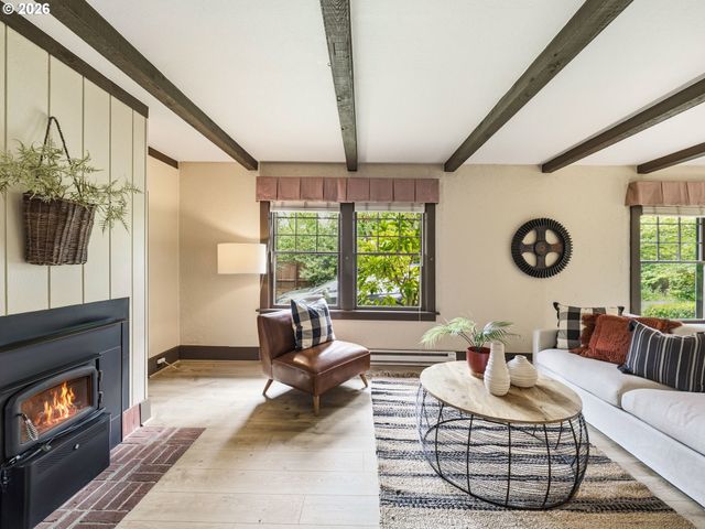 5755 CHILDS Rd, Lake Oswego, OR 97035