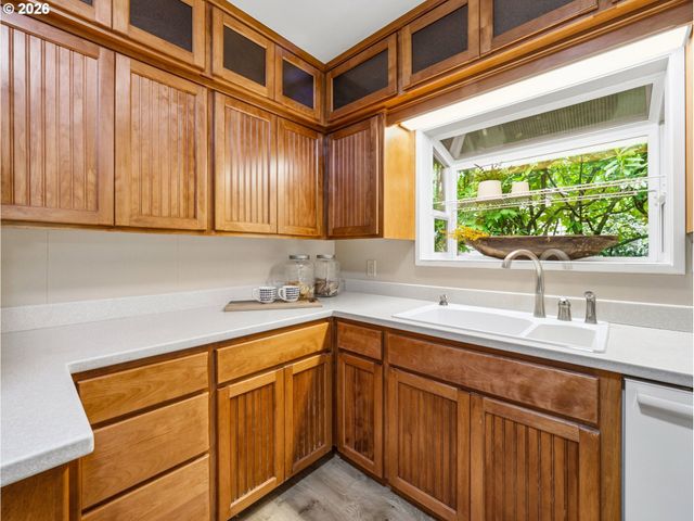 5755 CHILDS Rd, Lake Oswego, OR 97035