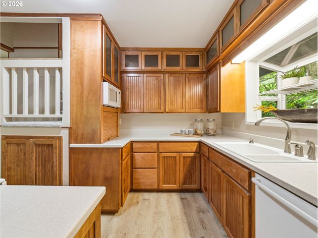 5755 CHILDS Rd, Lake Oswego, OR 97035
