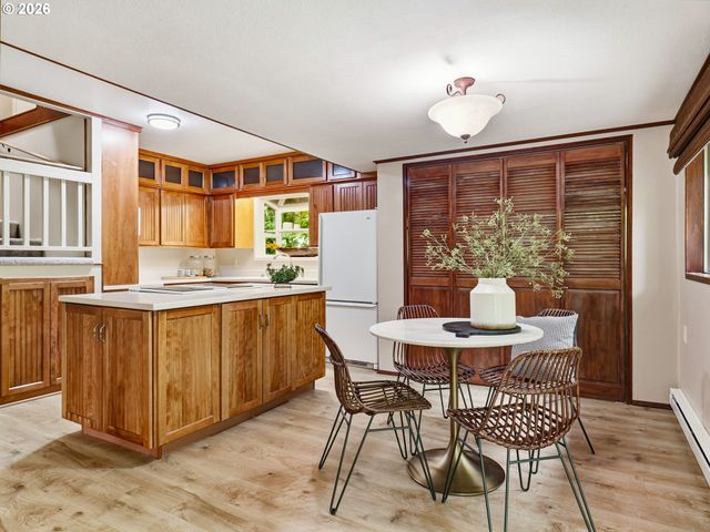 5755 CHILDS Rd, Lake Oswego, OR 97035