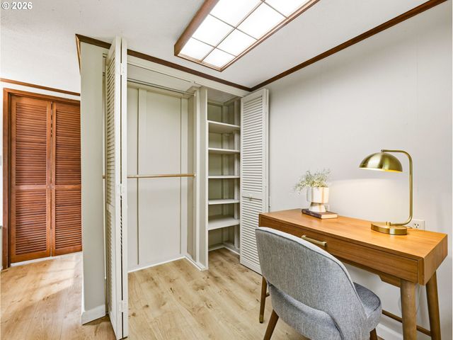 5755 CHILDS Rd, Lake Oswego, OR 97035