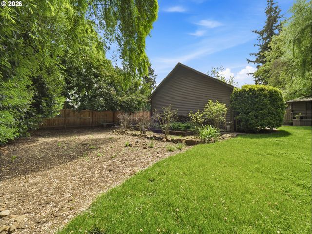 5755 CHILDS Rd, Lake Oswego, OR 97035