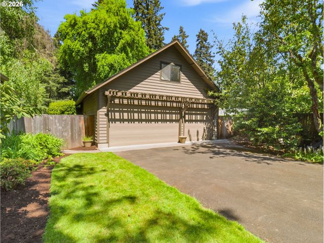 5755 CHILDS Rd, Lake Oswego, OR 97035