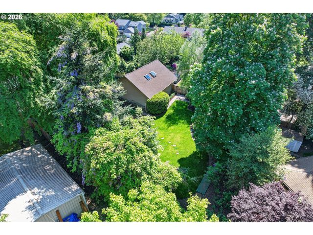 5755 CHILDS Rd, Lake Oswego, OR 97035