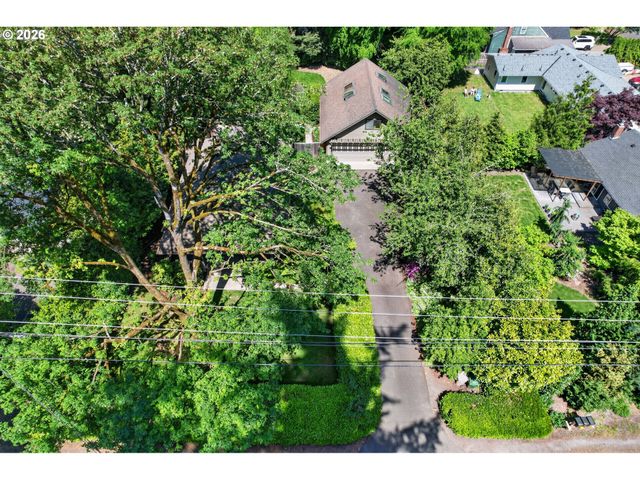 5755 CHILDS Rd, Lake Oswego, OR 97035