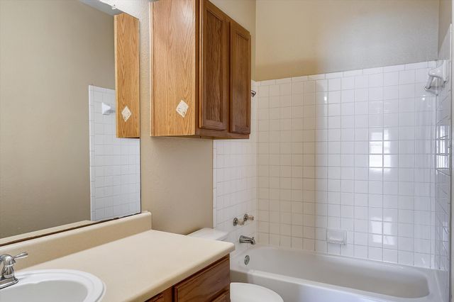 2858 Southampton WAY B, Round Rock, TX 78664