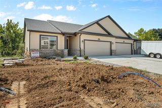 204 Wrigley Field Drive 204, Bethalto, IL 62010