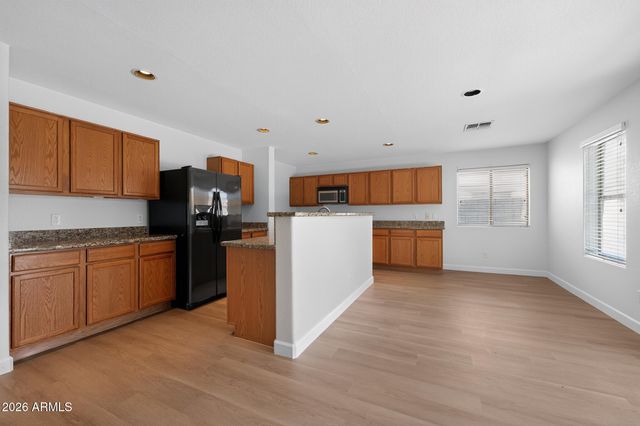 789 E COWBOY COVE Trail, San Tan Valley, AZ 85143