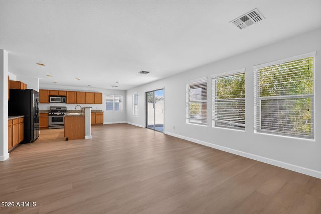 789 E COWBOY COVE Trail, San Tan Valley, AZ 85143