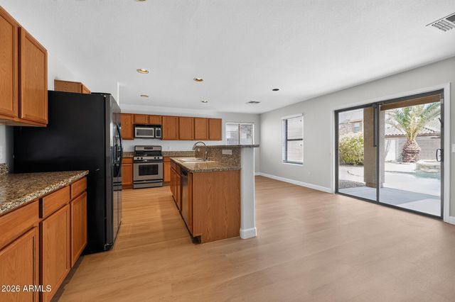 789 E COWBOY COVE Trail, San Tan Valley, AZ 85143