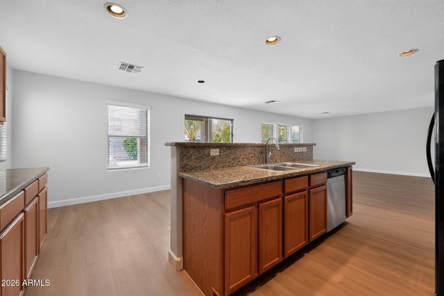 789 E COWBOY COVE Trail, San Tan Valley, AZ 85143