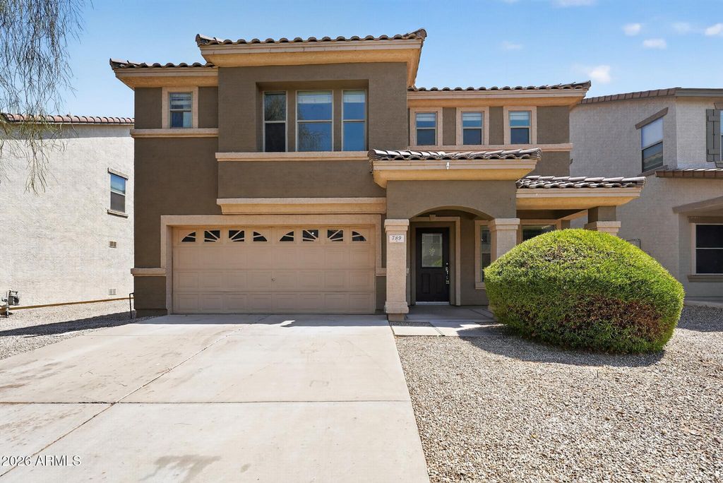 789 E COWBOY COVE Trail, San Tan Valley, AZ 85143