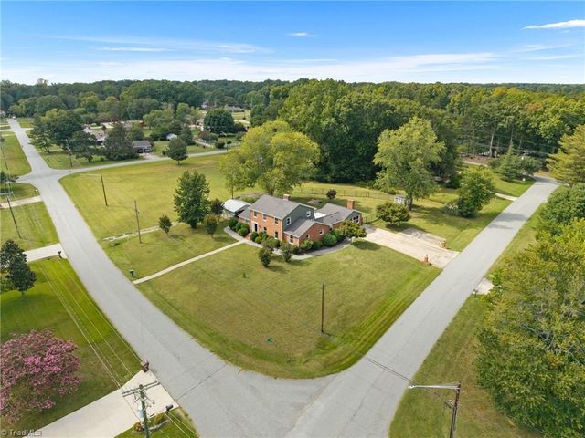 707 Impala Avenue, High Point, NC 27265