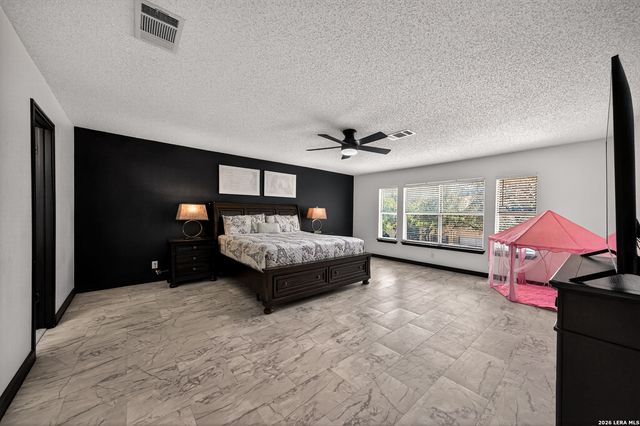 17507 EMERALD CANYON DR, San Antonio, TX 78232