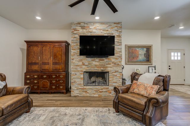 61 Amesbury Court, Lubbock, TX 79416