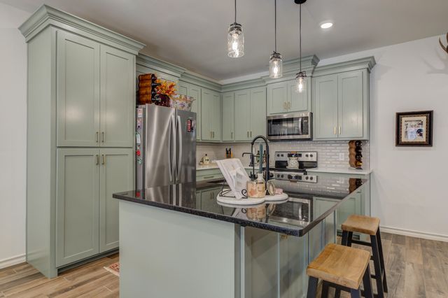 61 Amesbury Court, Lubbock, TX 79416