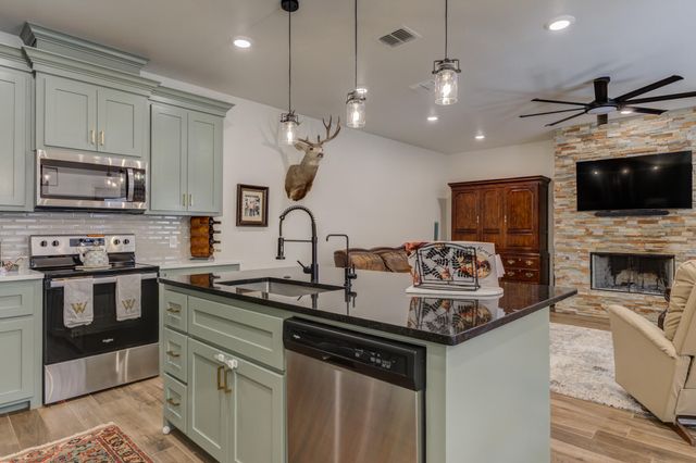 61 Amesbury Court, Lubbock, TX 79416