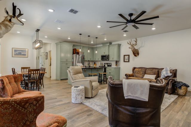 61 Amesbury Court, Lubbock, TX 79416