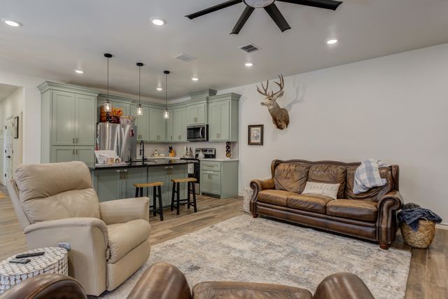 61 Amesbury Court, Lubbock, TX 79416