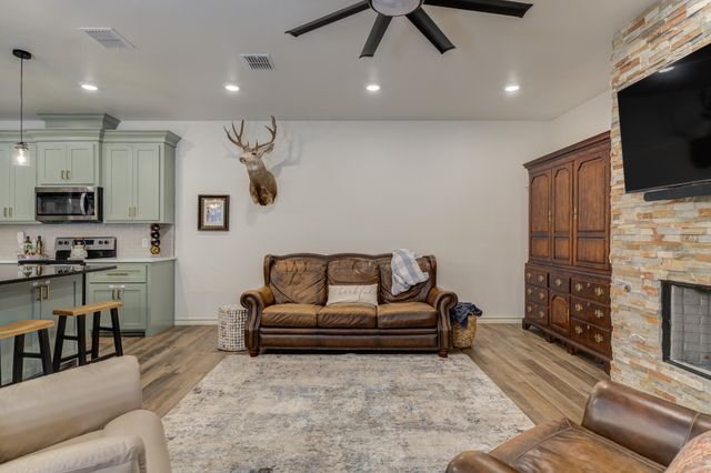 61 Amesbury Court, Lubbock, TX 79416