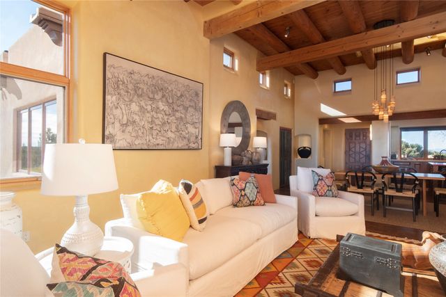 18 Bella Loma, Santa Fe, NM 87506