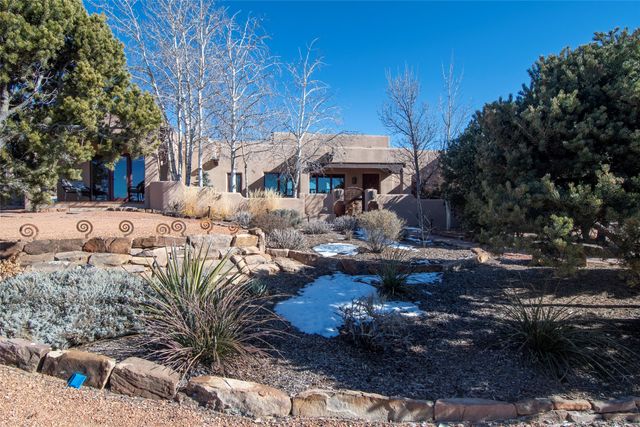 18 Bella Loma, Santa Fe, NM 87506