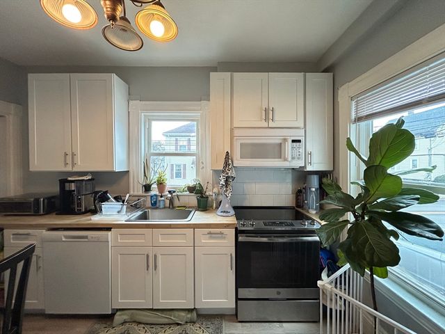 70 Francis St 70, Waltham, MA 02451