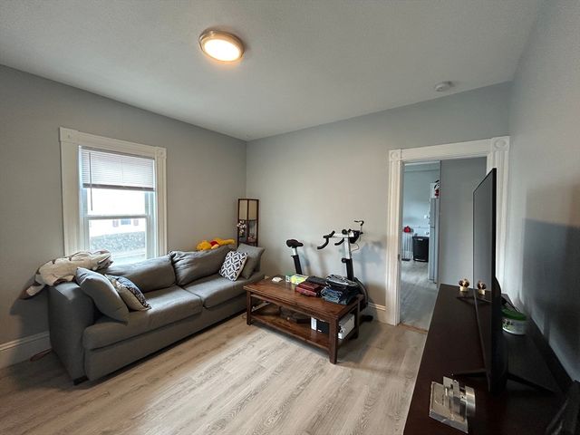 70 Francis St 70, Waltham, MA 02451