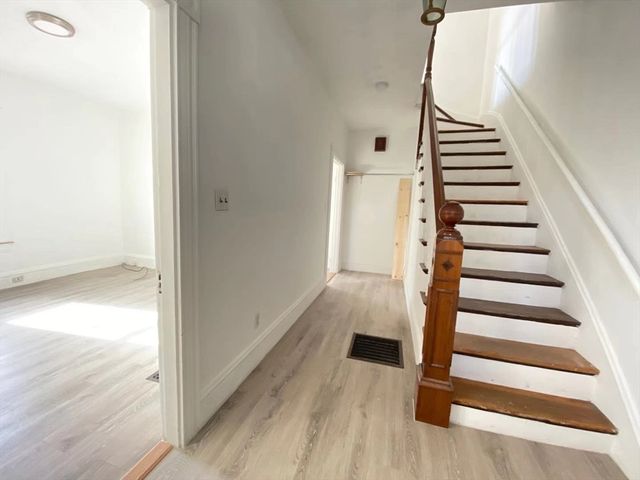 70 Francis St 70, Waltham, MA 02451