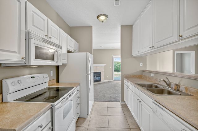 6350 Coachlight Drive 2102, West Des Moines, IA 50266