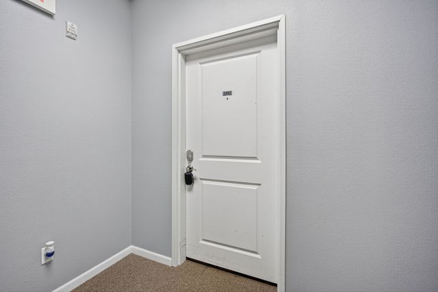 6350 Coachlight Drive 2102, West Des Moines, IA 50266