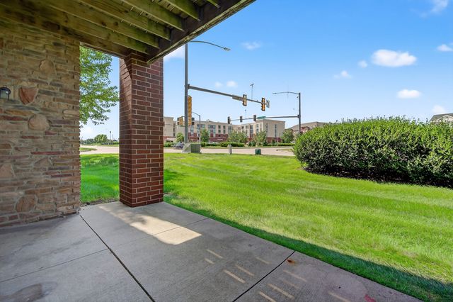 6350 Coachlight Drive 2102, West Des Moines, IA 50266