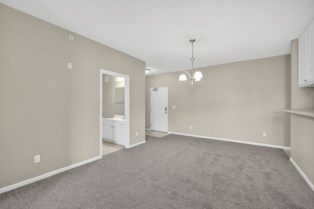 6350 Coachlight Drive 2102, West Des Moines, IA 50266