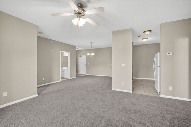 6350 Coachlight Drive 2102, West Des Moines, IA 50266