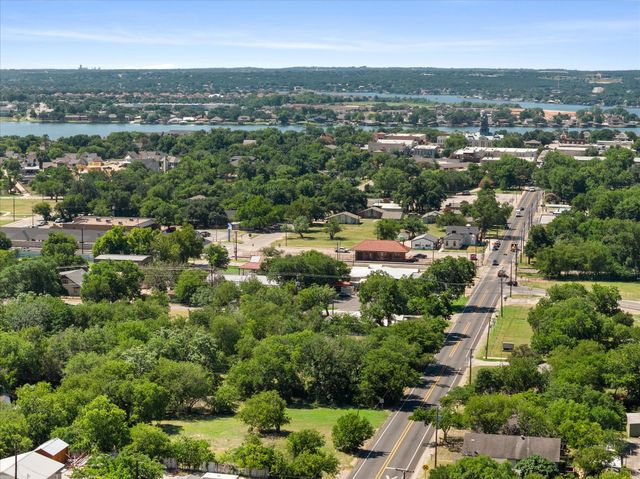 721 N Houston Street, Granbury, TX 76048