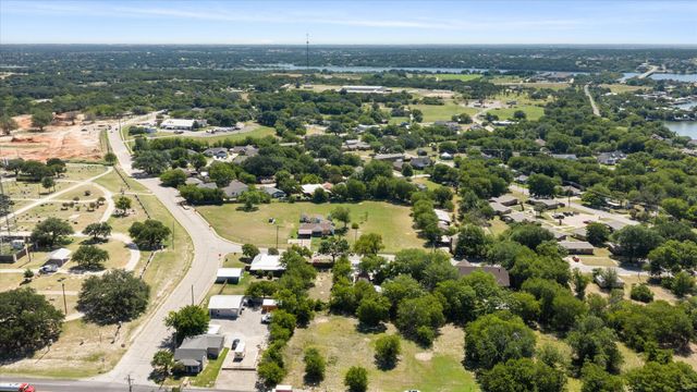 721 N Houston Street, Granbury, TX 76048