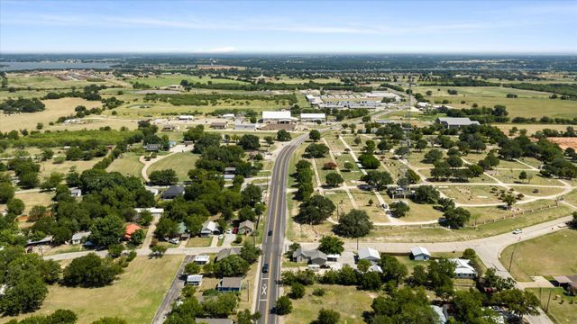 721 N Houston Street, Granbury, TX 76048