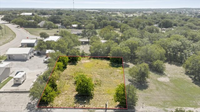 721 N Houston Street, Granbury, TX 76048