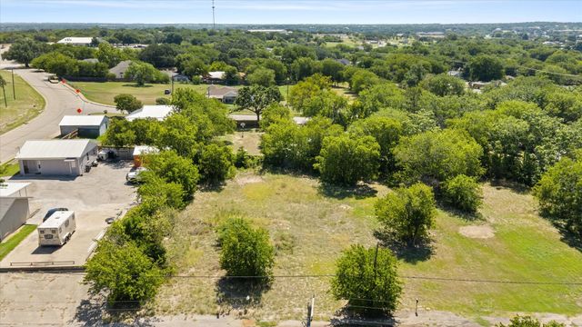 721 N Houston Street, Granbury, TX 76048