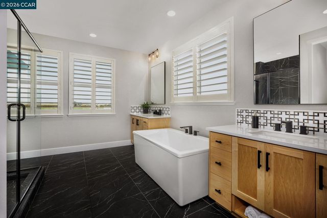 17417 Bushwick Lane, Lathrop, CA 95330