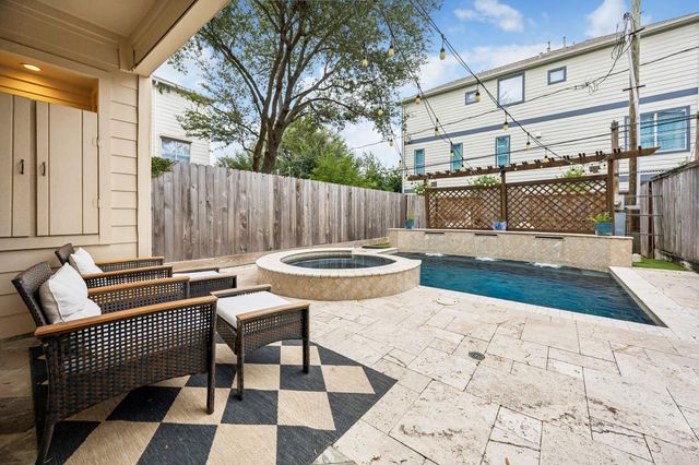 4414 Floyd Street, Houston, TX 77007