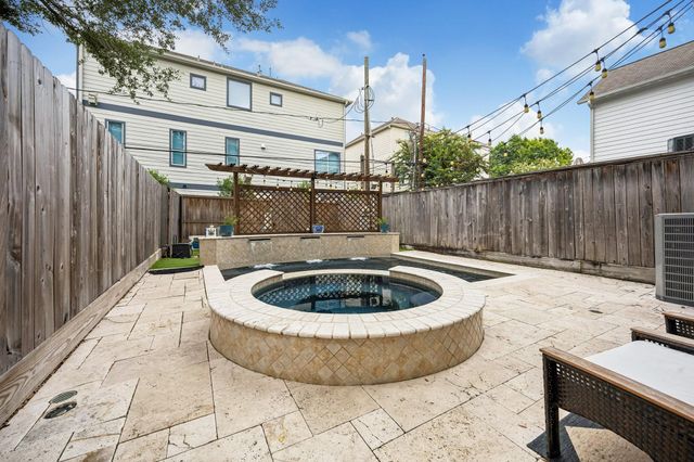 4414 Floyd Street, Houston, TX 77007