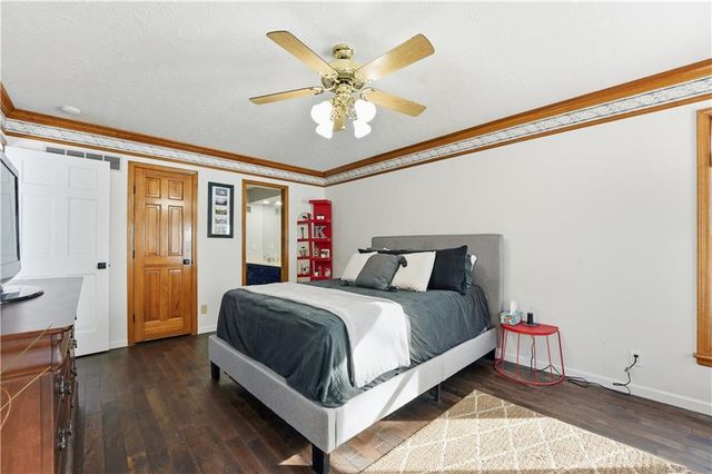 19680 Birch Street, Stilwell, KS 66085