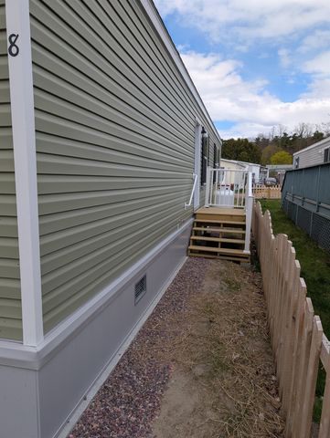 8 Avenue A, Burlington, VT 05408