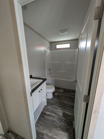 8 Avenue A, Burlington, VT 05408