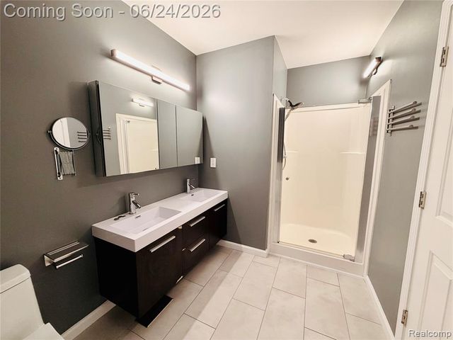7621 Woodward Avenue, Detroit, MI 48202